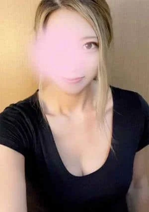 明日花ティアラ