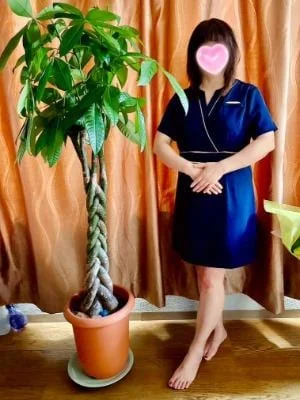 【店長】莉さん